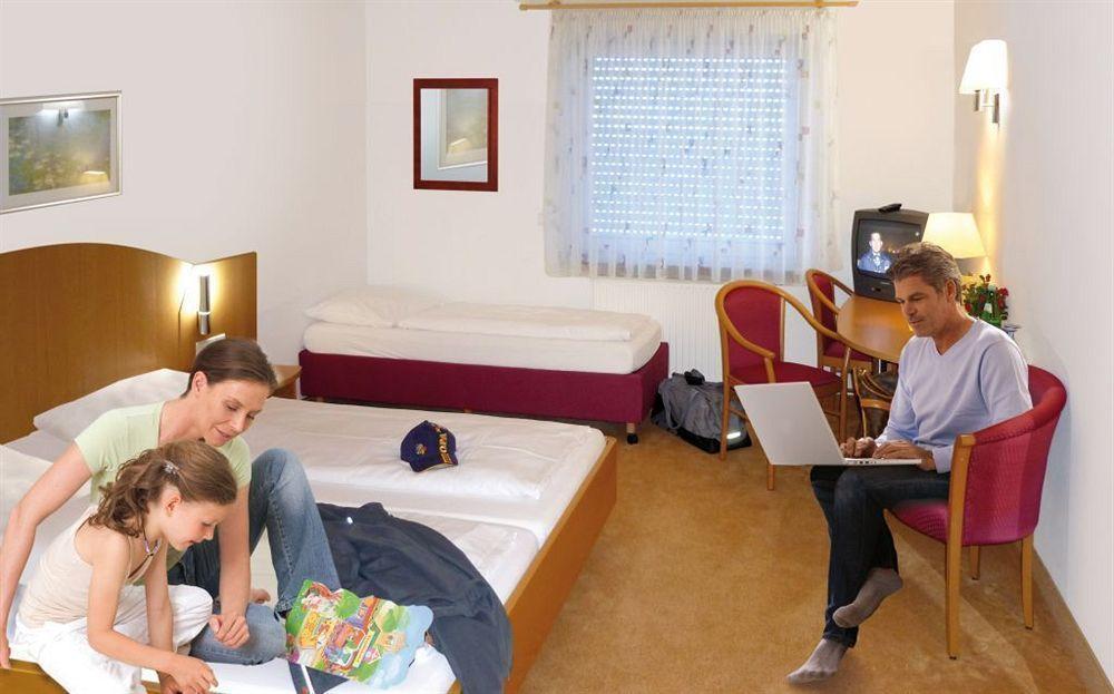 Hotel Sunparc - Shuttle Zum Europa-Park Rust 4Km & Rulantica 2Km Ringsheim Kültér fotó