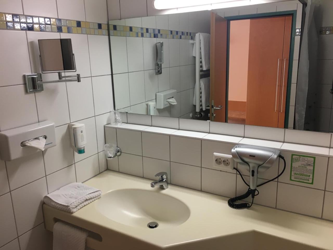 Hotel Sunparc - Shuttle Zum Europa-Park Rust 4Km & Rulantica 2Km Ringsheim Kültér fotó